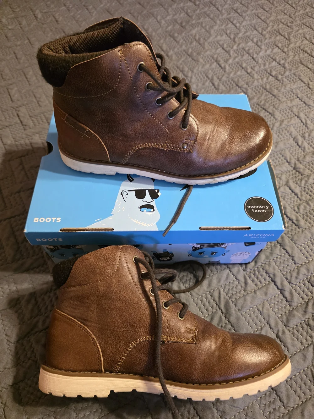 Kids Size 4 Brown Lace-Up Boots with Memory Foam